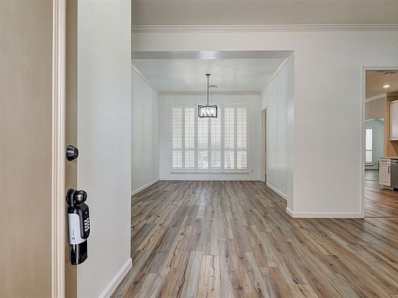 3rd image of 2809 Sterling Dr