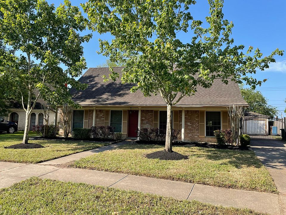 1st image of 16414 La Avenida Dr