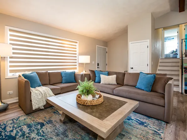 524 Thompson Ave, Winthrop Harbor, IL 60096