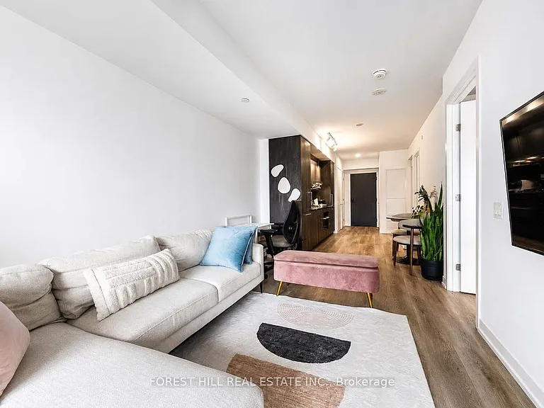 771 Yonge St W #601 — Photo 16