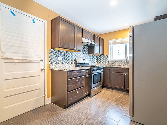 5th image of 6146 N Damen Ave APT H2