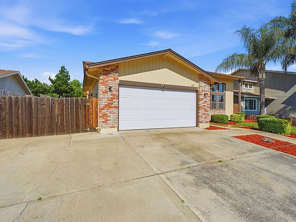 2nd image of 625 Bounty Pl