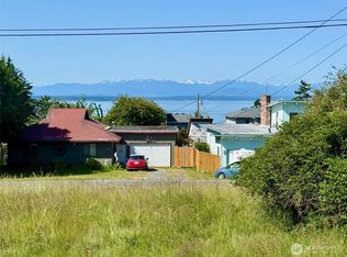 1111 Admirals Dr, Coupeville, WA