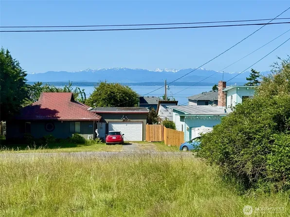 1111 Admirals Drive, Coupeville, WA 98239