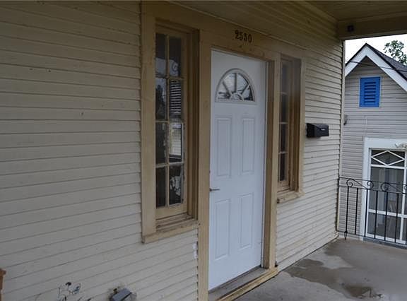 2nd image of 2550 Clover St