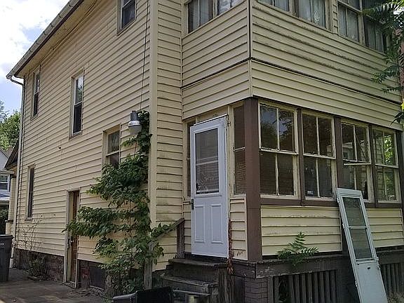 3rd image of 170 W Earle Ave