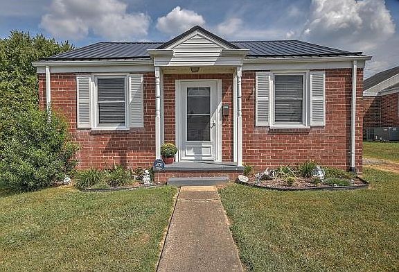 2nd image of 1452 Carolina Ave