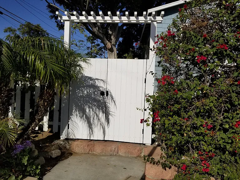 2287 Duane St — Photo 3