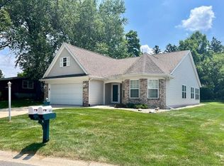 452 Gatehouse Walk, Valparaiso, IN 46385