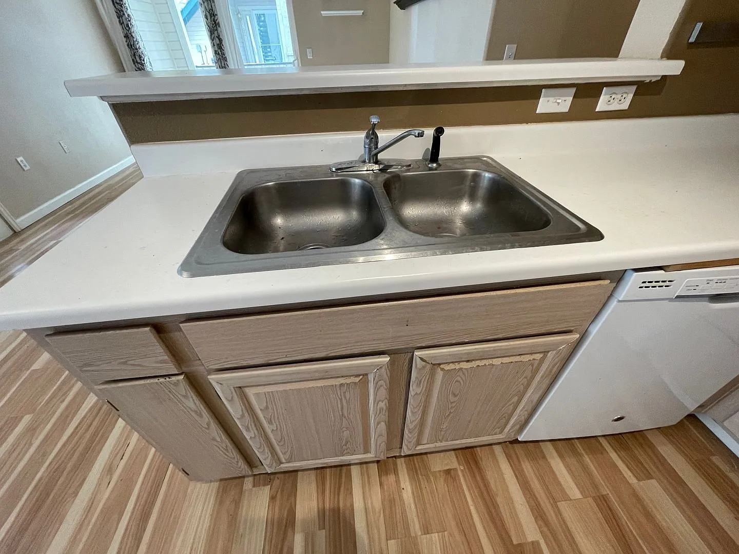 2 Bedroom CONDO nestled in a great location! — Photo 2