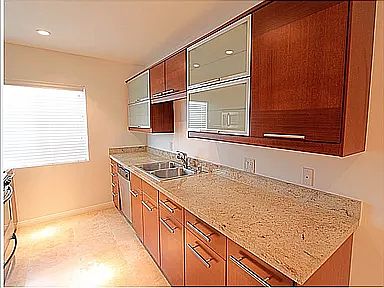 Fully equipped kitchen, expansive and beautiful