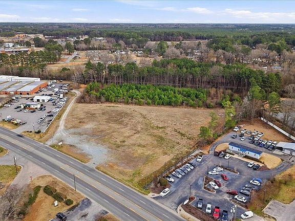 2nd image of 611 S Brightleaf Blvd