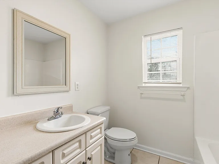735 Putnam Dr #2 — Photo 17