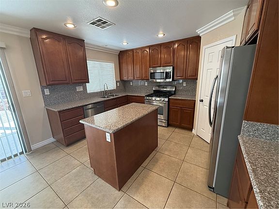 4th image of 5565 Golden Palms Ct