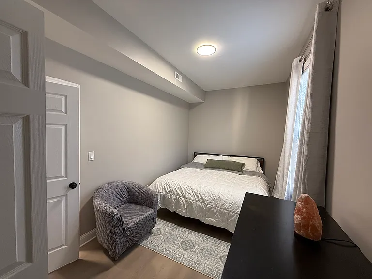 3049 N Avers Ave #2 — Photo 7