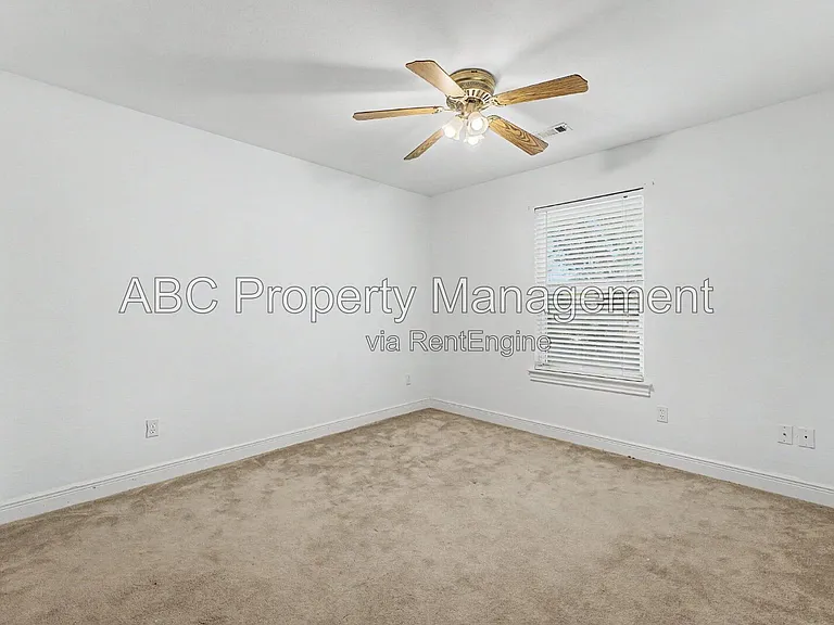 1525 W Deane St — Photo 12