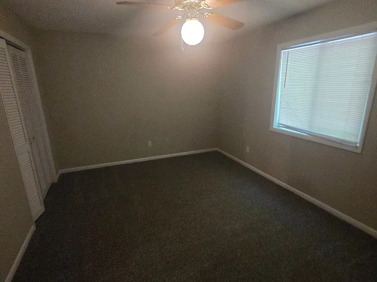 210 Candlebrook Dr — Photo 10
