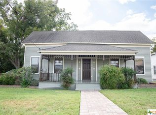 1210 N Avenue G, Shiner, TX 77984