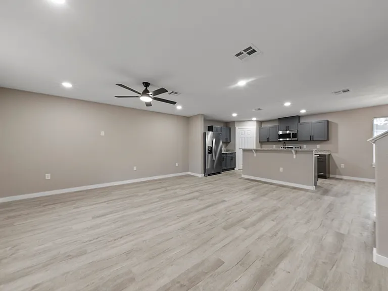 1905 Sanger Ave — Photo 3