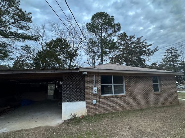 1002 Snowden Dr, Andalusia, AL 36420