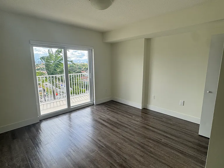 1750 NW 7th St #705 — Photo 11