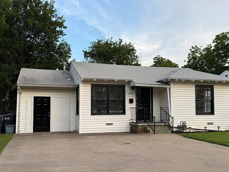 3100 Wenz Ave — Photo 1