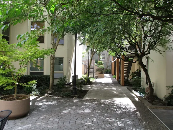 1545 SW Clay St #325, Portland, OR 97201