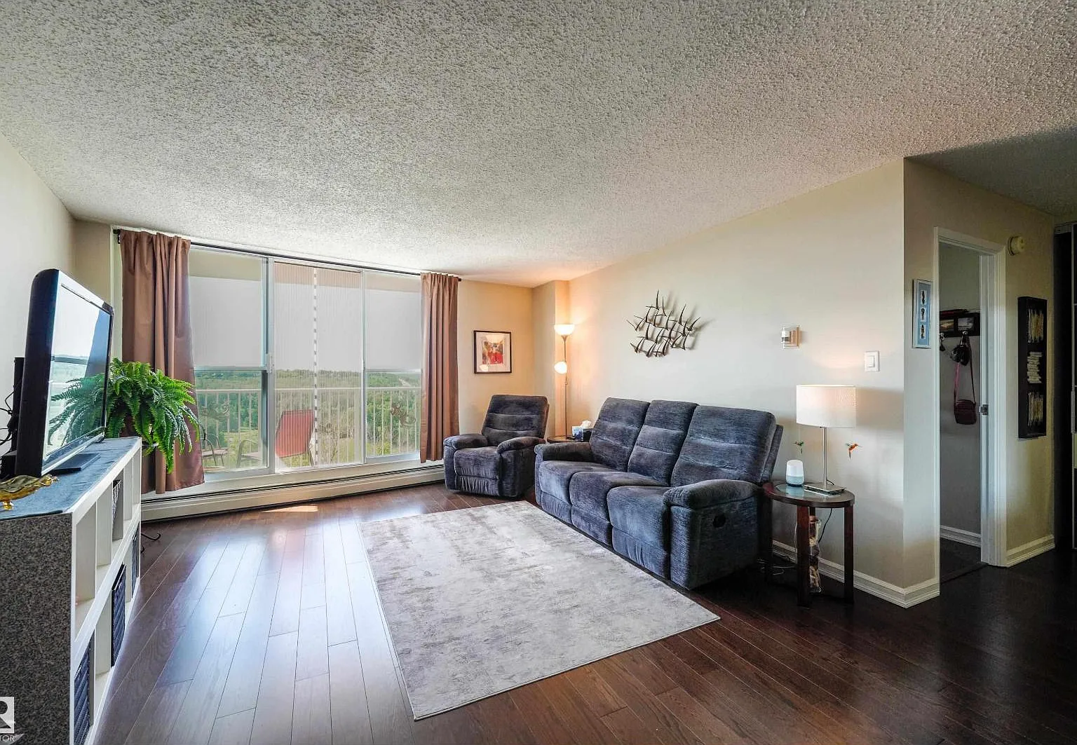 1 bed, 737 sqft, $1,500 — Photo 3