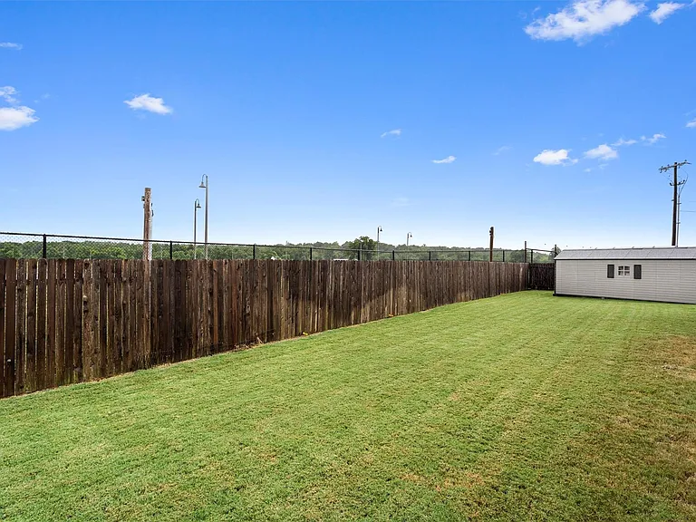 504 Pulitzer Dr — Photo 37