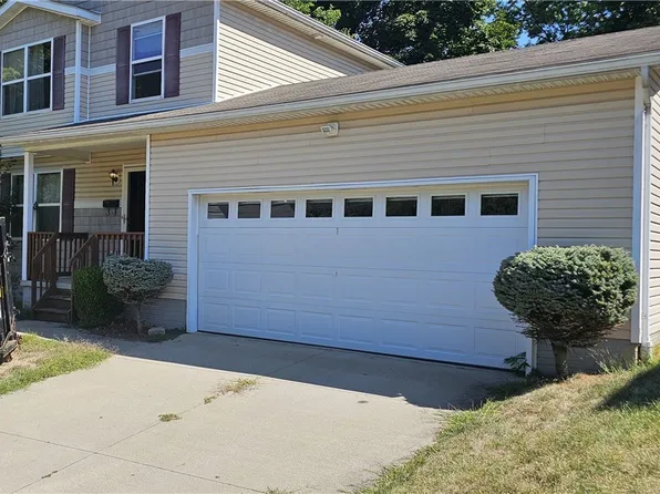 893 Raymond St, Akron, OH 44307