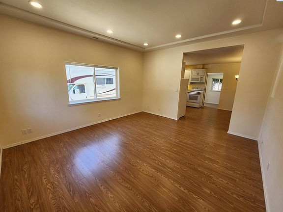 5th image of 629 N Perkins Ave