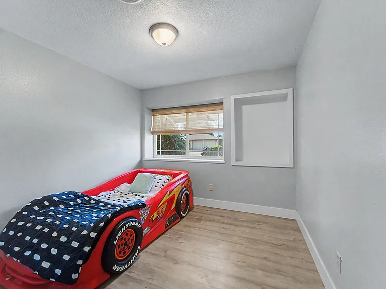 588 Manzanita Way — Photo 14