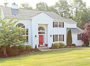 2894 Farm Walk Rd, Yorktown Heights, NY 10598