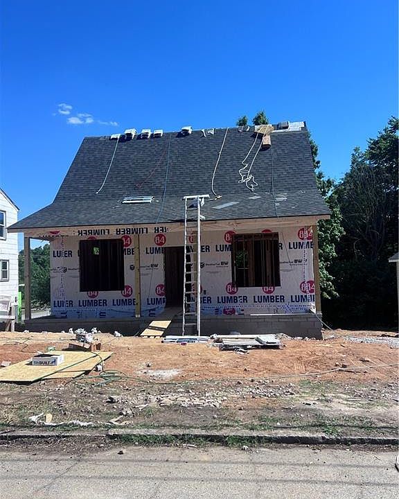 1st image of 915 Redding Dr
