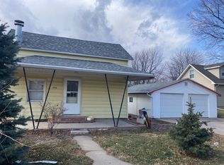 1308 Dodd St, Wood River, NE 68883