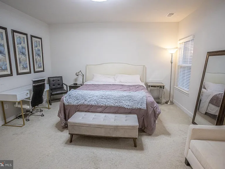 7821 Cove Point Dr — Photo 19