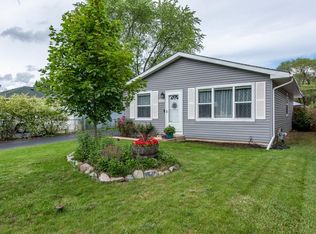 1513 Ridgeway St, Round Lake, IL 60073