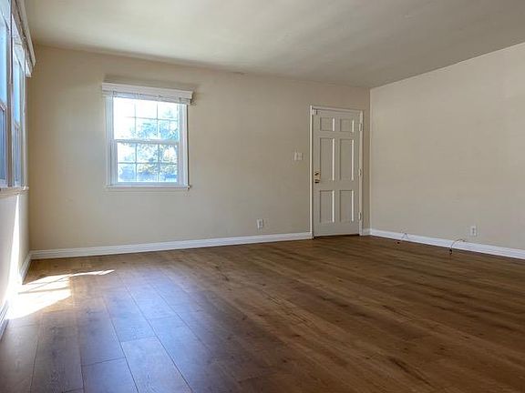 2nd image of 3644 Meier St