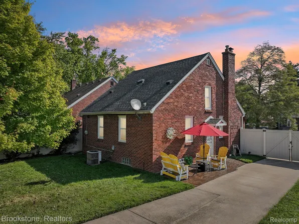 18243 Wood St, Melvindale, MI 48122