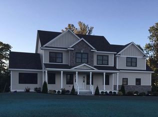 5 Shay Ln, North Reading, MA 01864