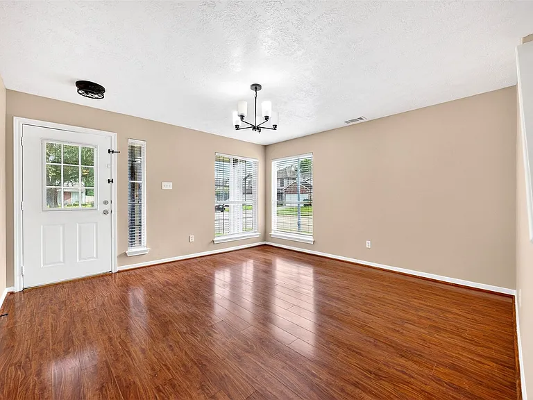 15014 Middle Oaks Blvd — Photo 9