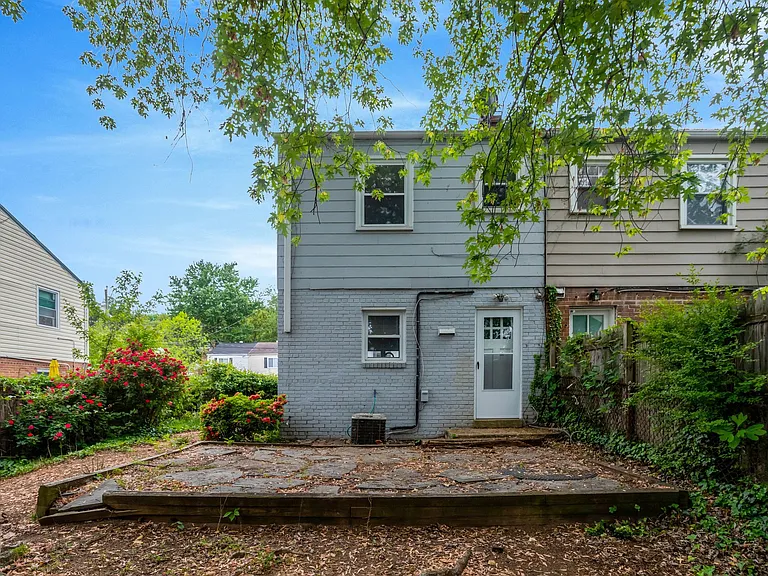 2340 Fairview Ter — Photo 27