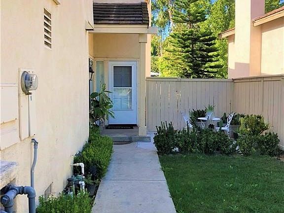 2nd image of 971 S Flintridge Way