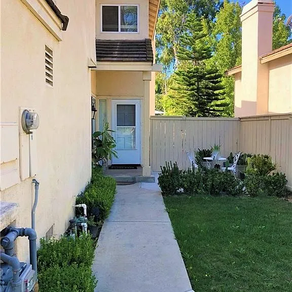 971 S Flintridge Way — Photo 2