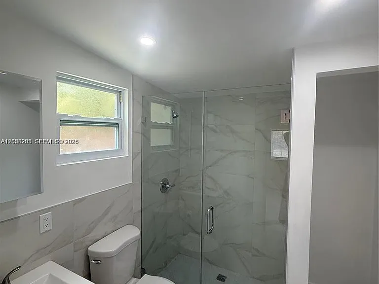 6765 SW 34th St — Photo 10