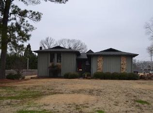 1909 Orman St, Muscle Shoals, AL 35661