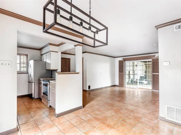 2744 Briarhurst Dr APT 51, Houston, TX 77057