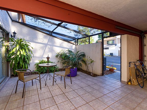 4th image of 105 Lago Vista Blvd
