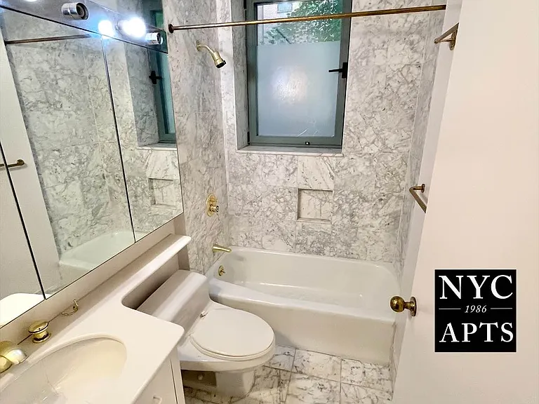 127 E 30th St #1A — Photo 10