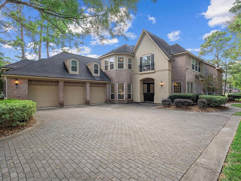 1st image of 2115 Fairway Green Dr